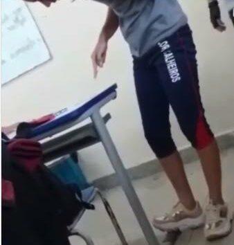Vídeo mostra aluna cheirando substância semelhante à cocaína dentro de escola em Rondônia