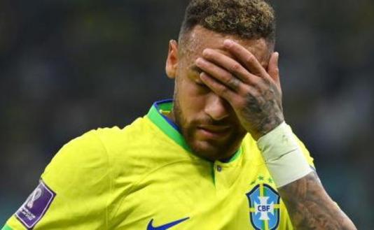 Neymar, por ora, está fora de combate na Copa do Mundo do Qatar.