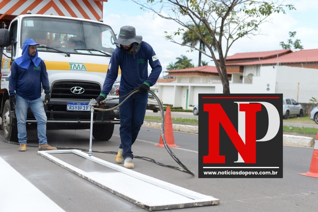 Prefeitura segue com restauração da sinalização de trânsito.