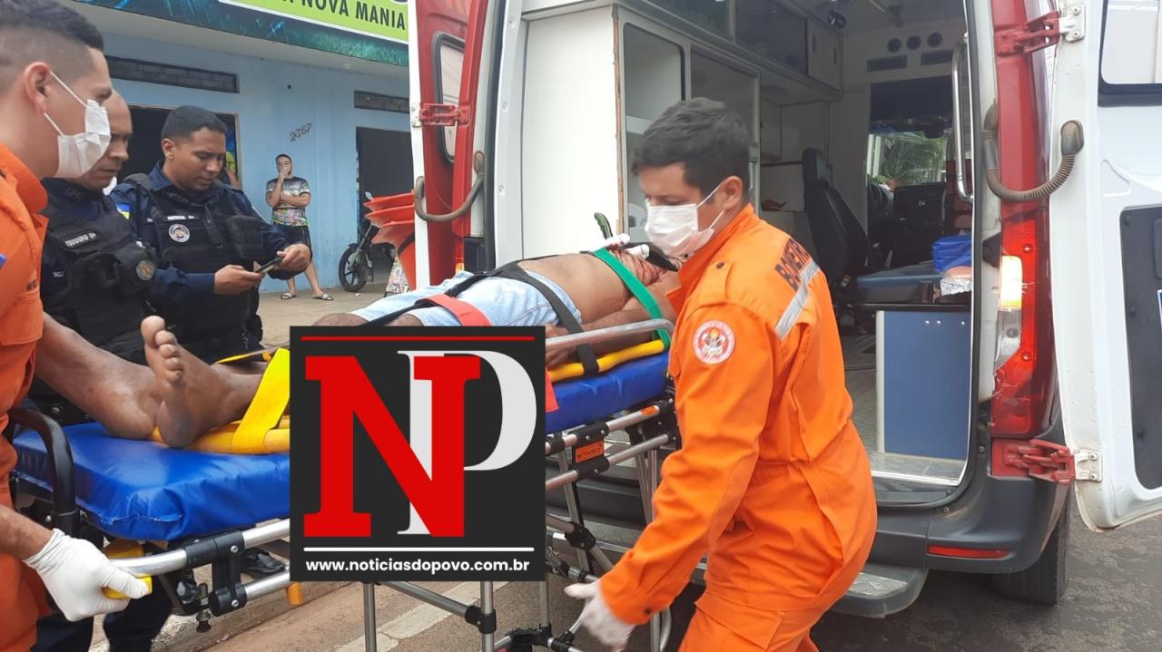 Homem é socorrido até o hospital com ferimentos graves,após ter faca cravada no peito .