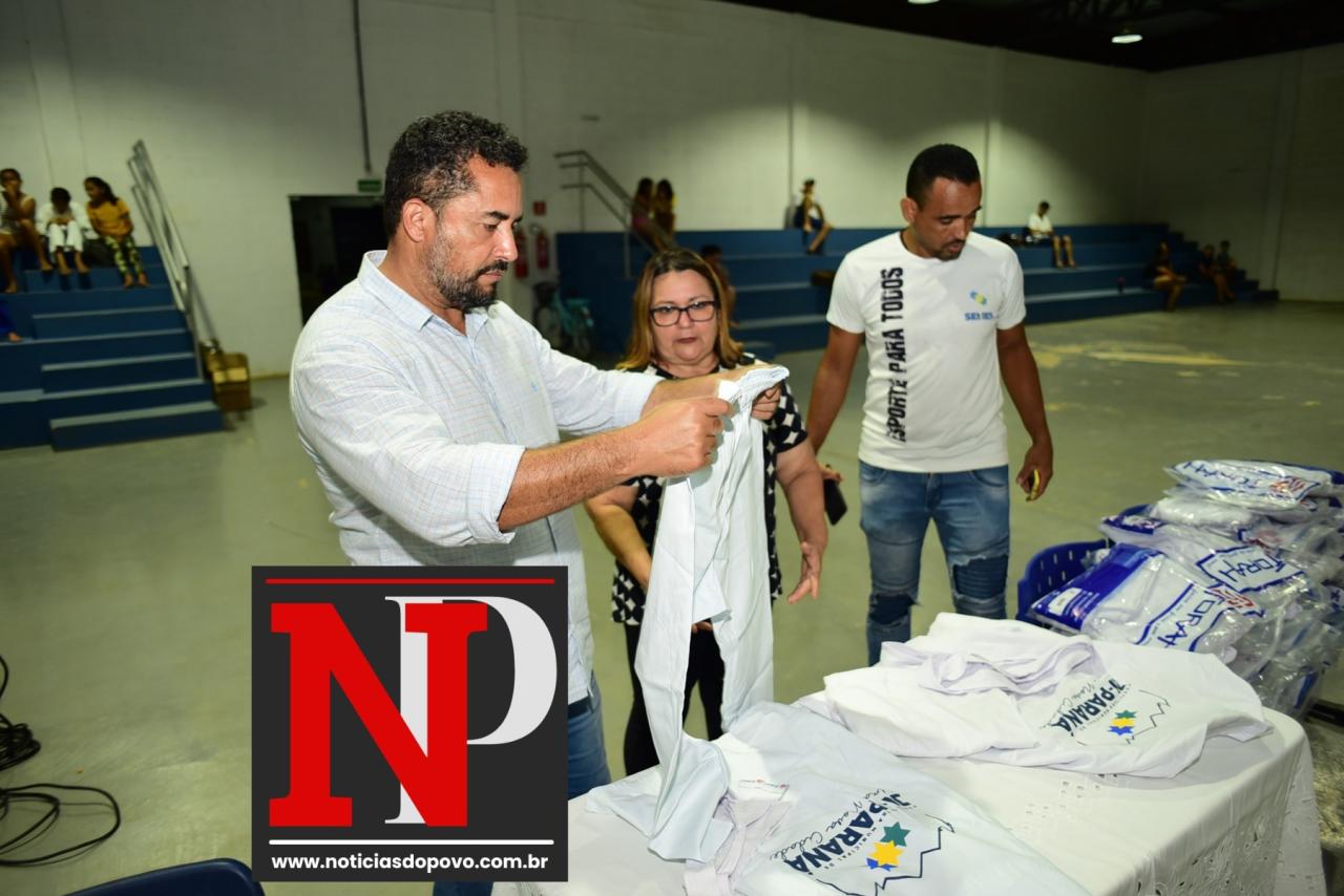 Prefeitura doa kimonos a projeto da polícia Mirim