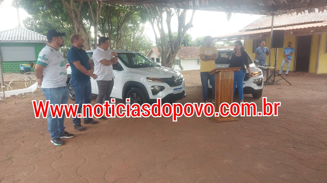 Secretária  de planejamento recebe carros .