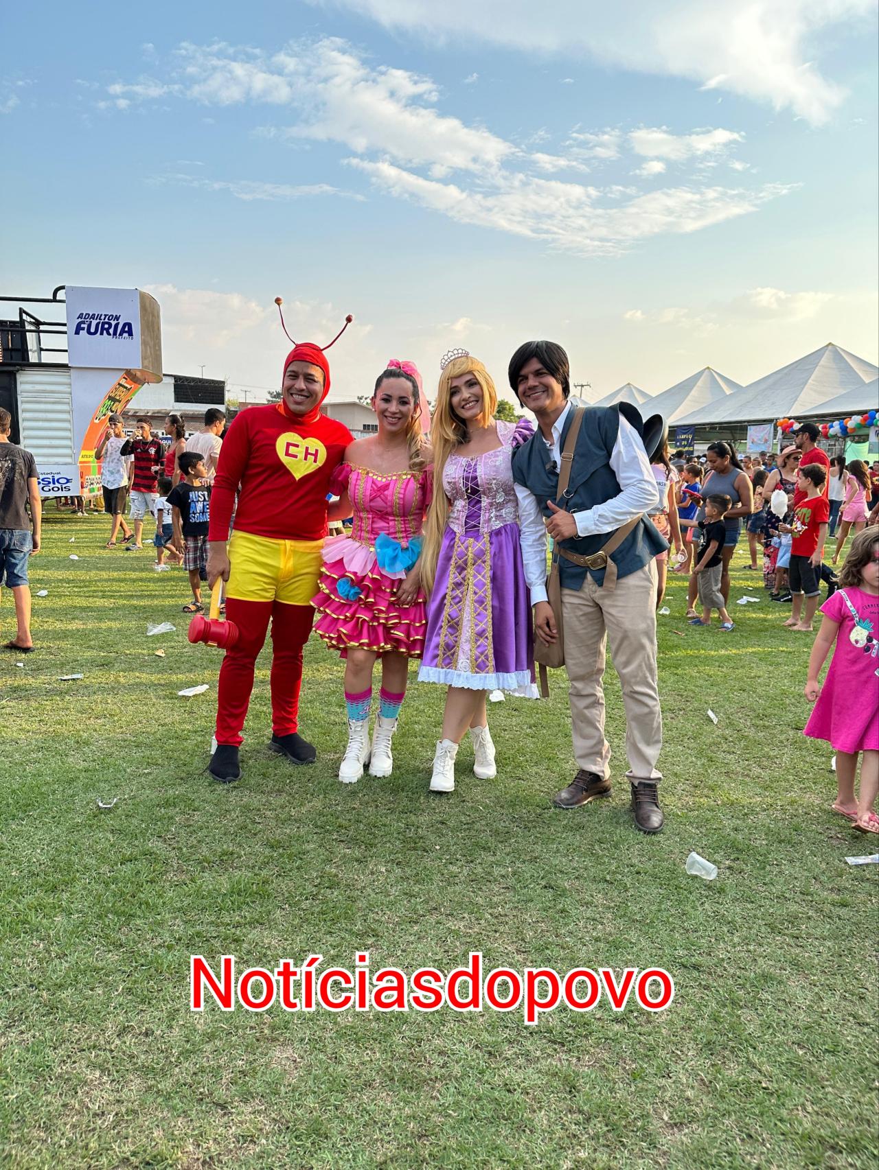 Festa dia  das crianças com muitas festas e brindes.