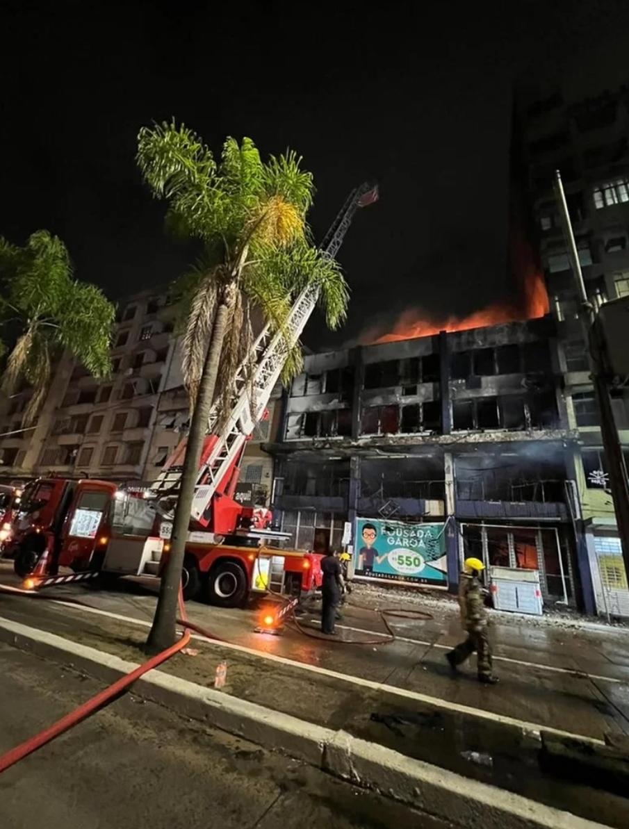 10 mortes após incêndio