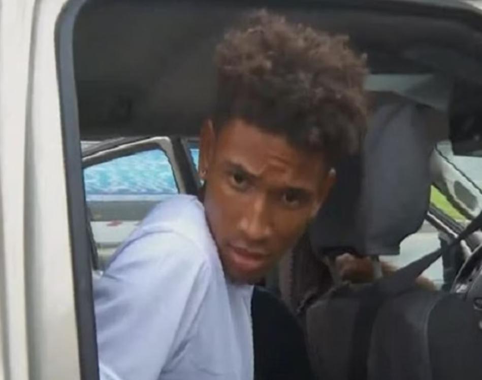 Filho mata a mãe e corta a mão