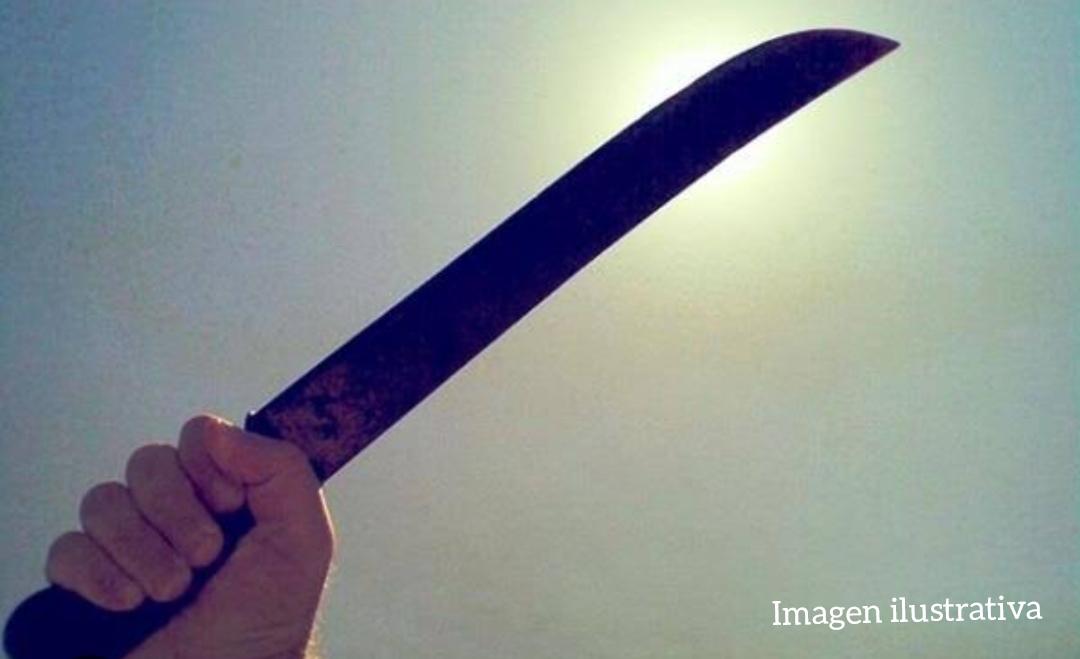 Filho tenta matar a mãe