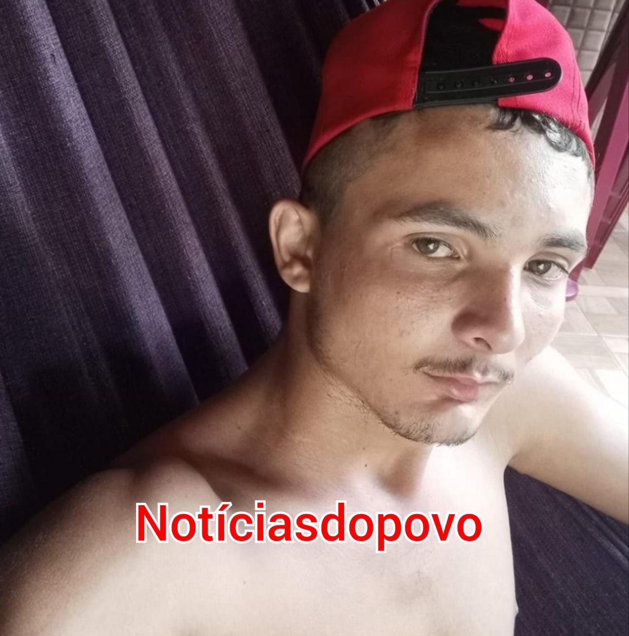 Mãe encontra filho morto .
