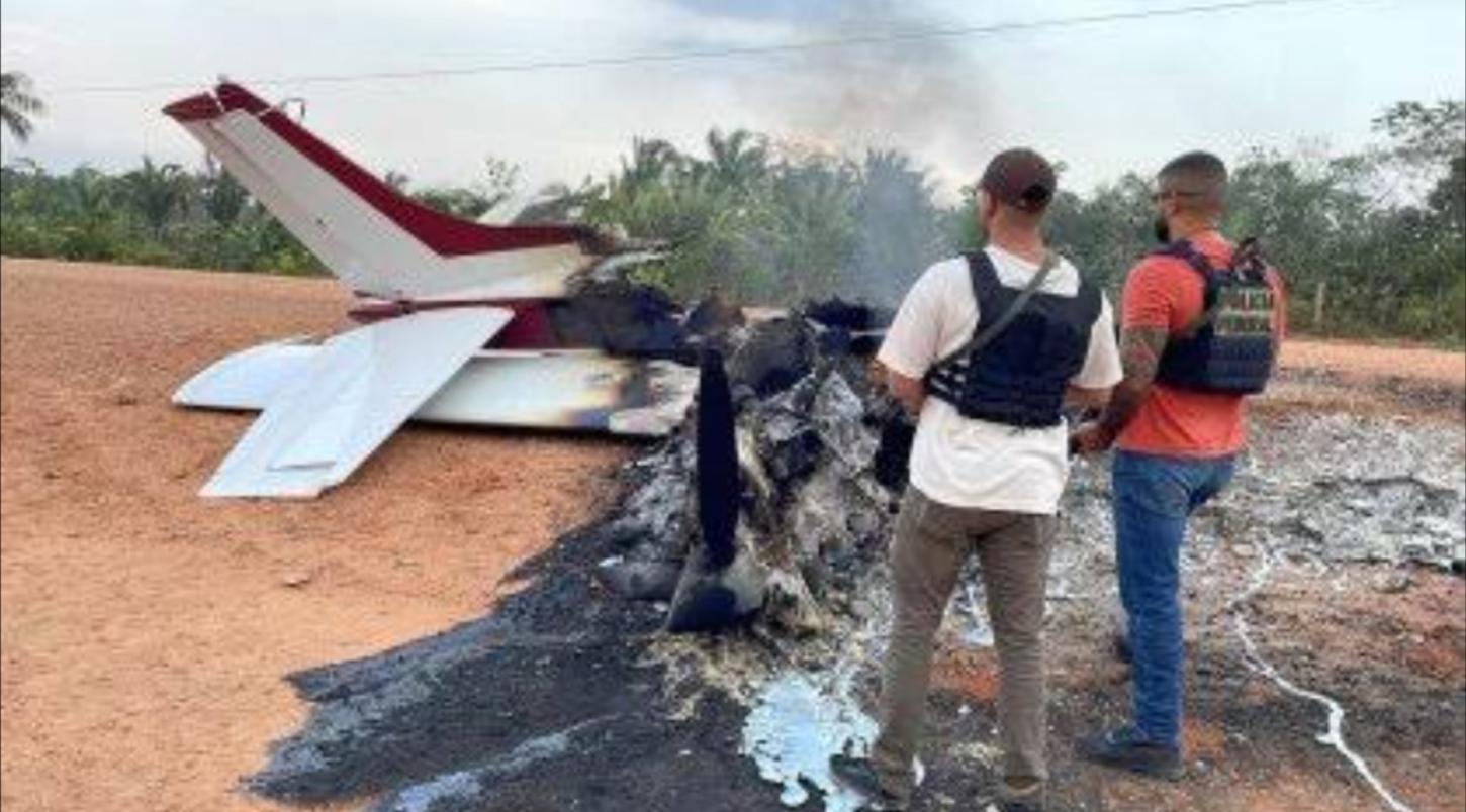 Aeronave é abatida .