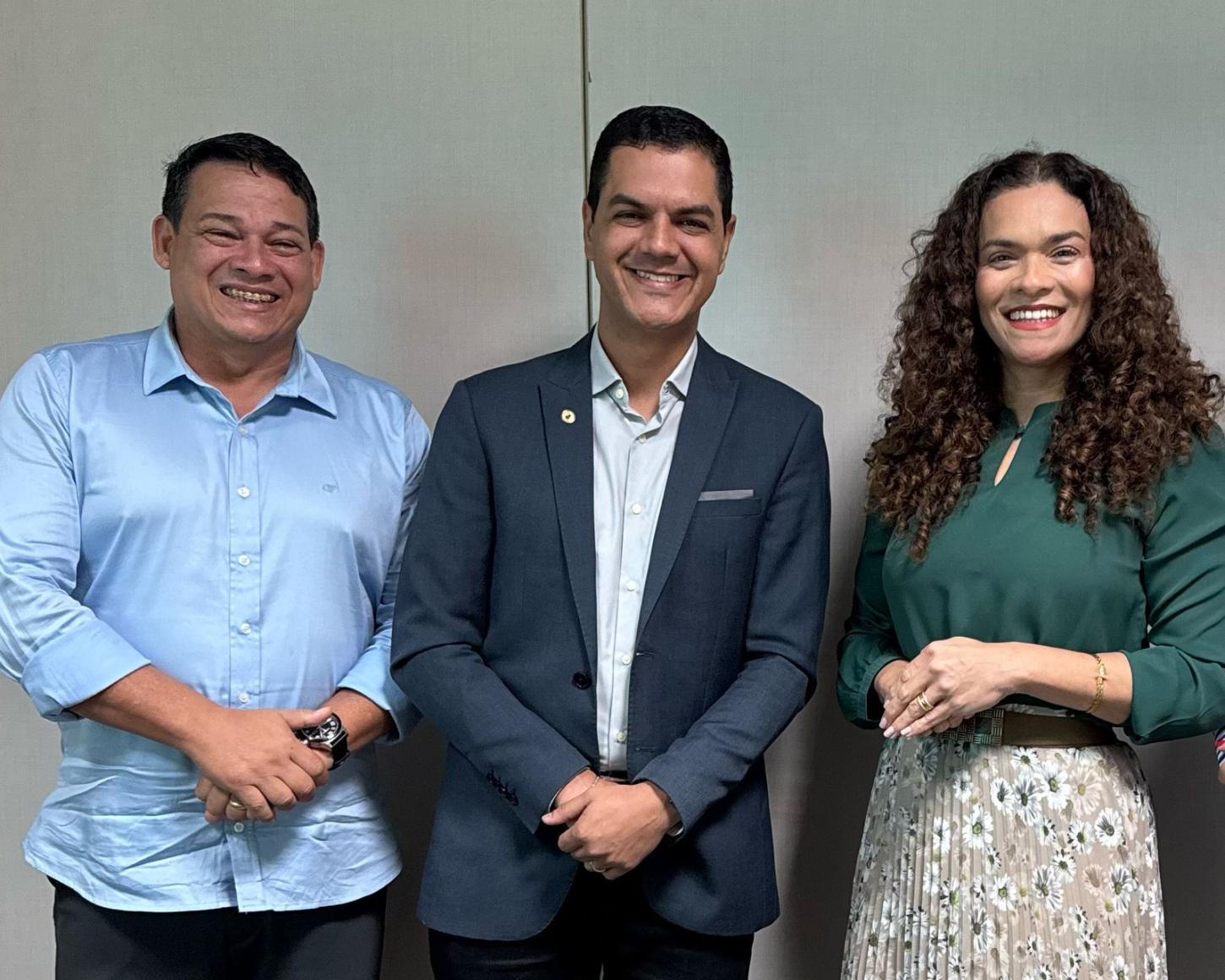 Deputado Cássio Gois e vereador Jander Rocha firmam parceria com primeira-dama RO