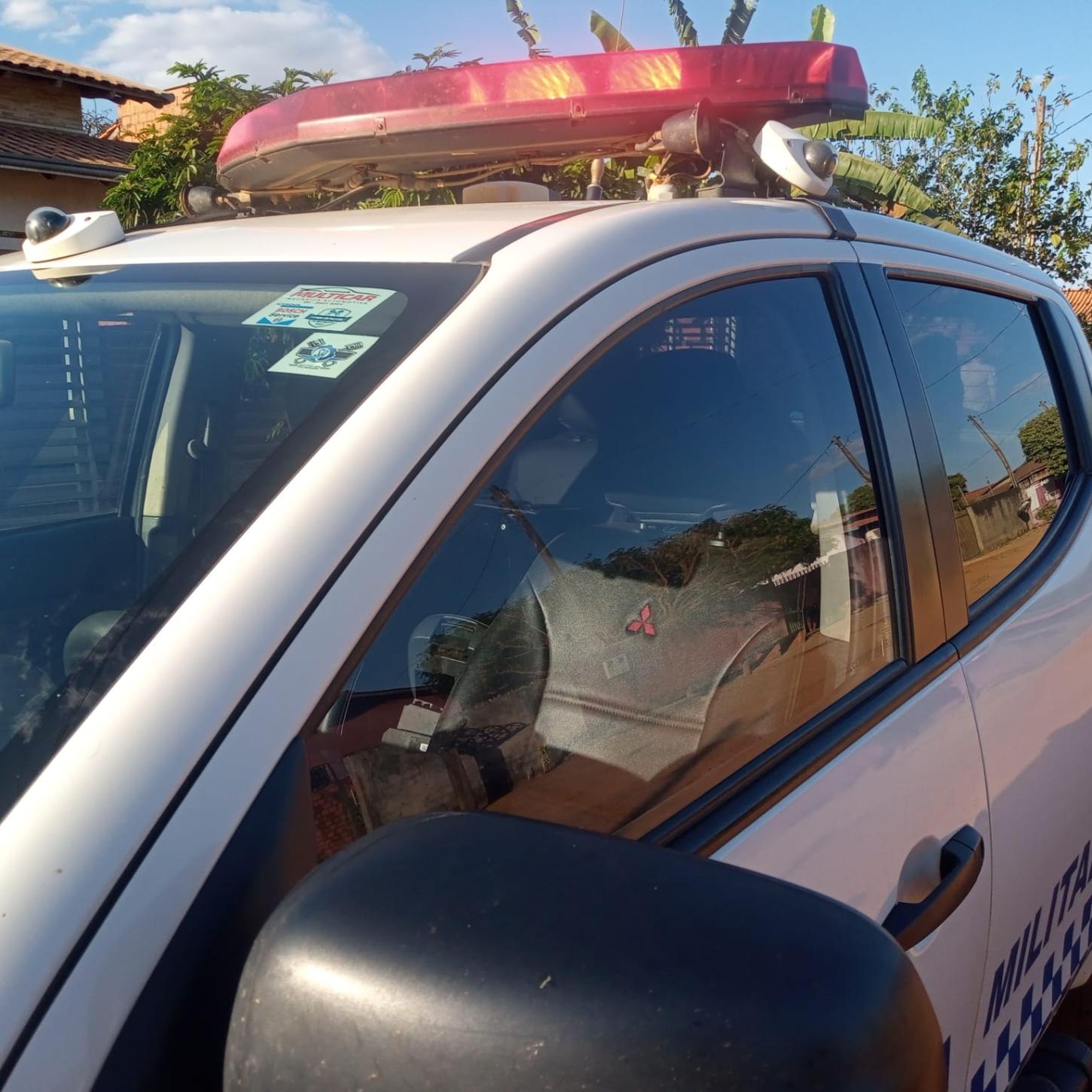 Policial atira no próprio pai.