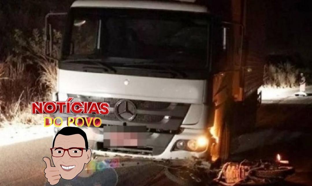 Venezuelano colidiu de frente em caminhão.