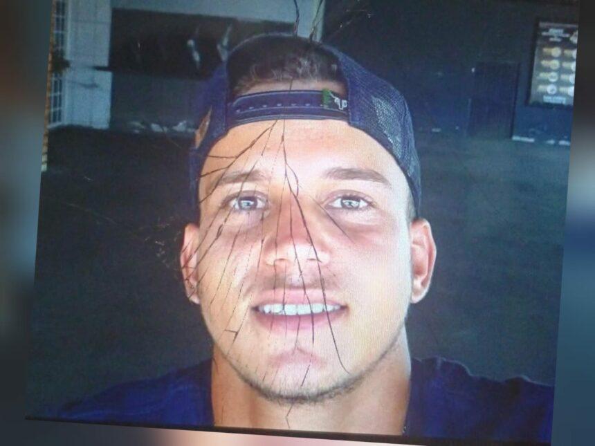 Homem morre após ser esfaqueado .