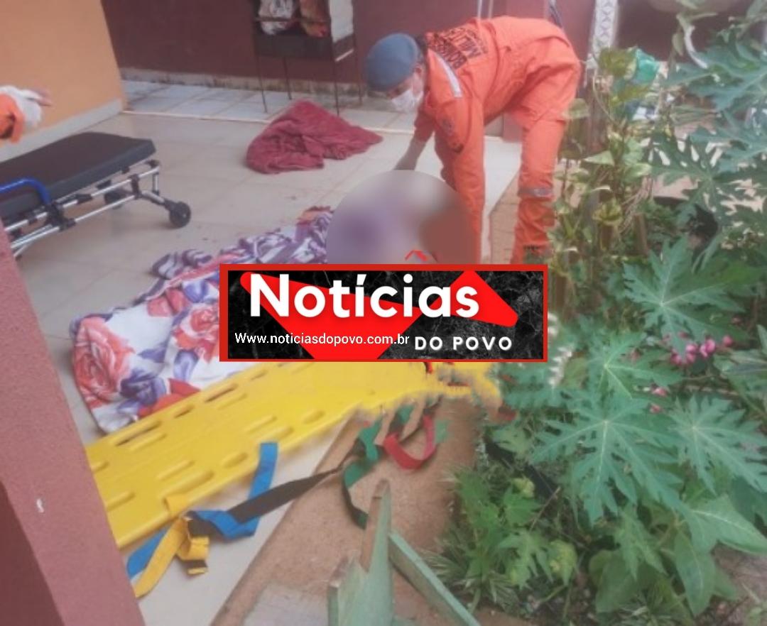 Mulher é morta com mais de 15 facadas.