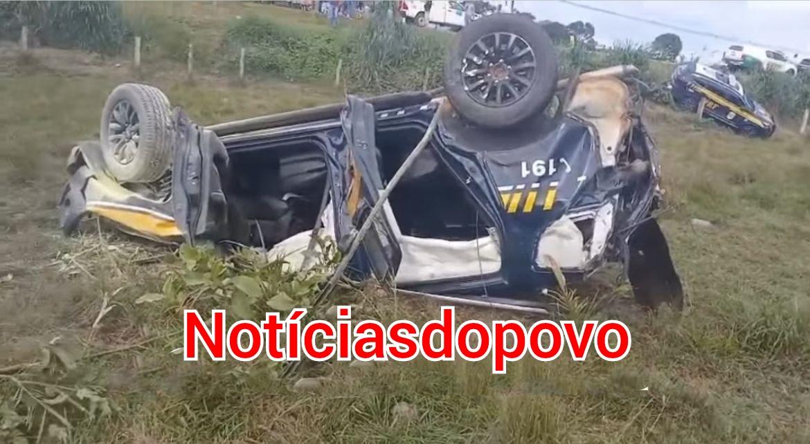 Viaturas da PRF capota na BR-364.