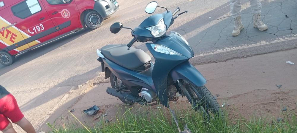 Condutor fica ferido após colisão.