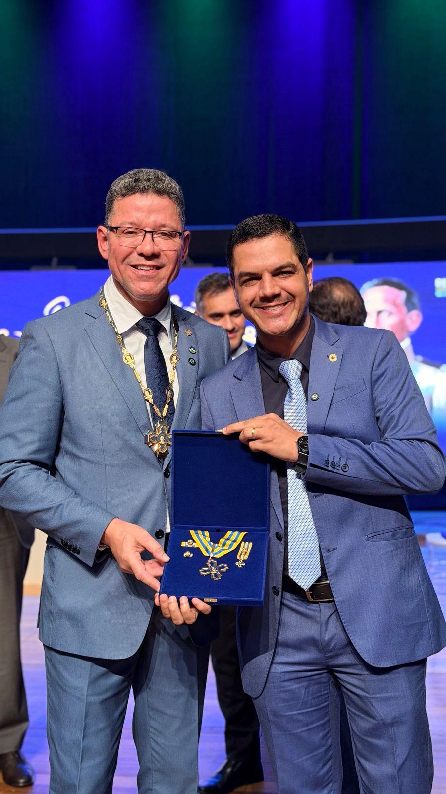 Marcos Rocha concede maior honraria de Rondônia.