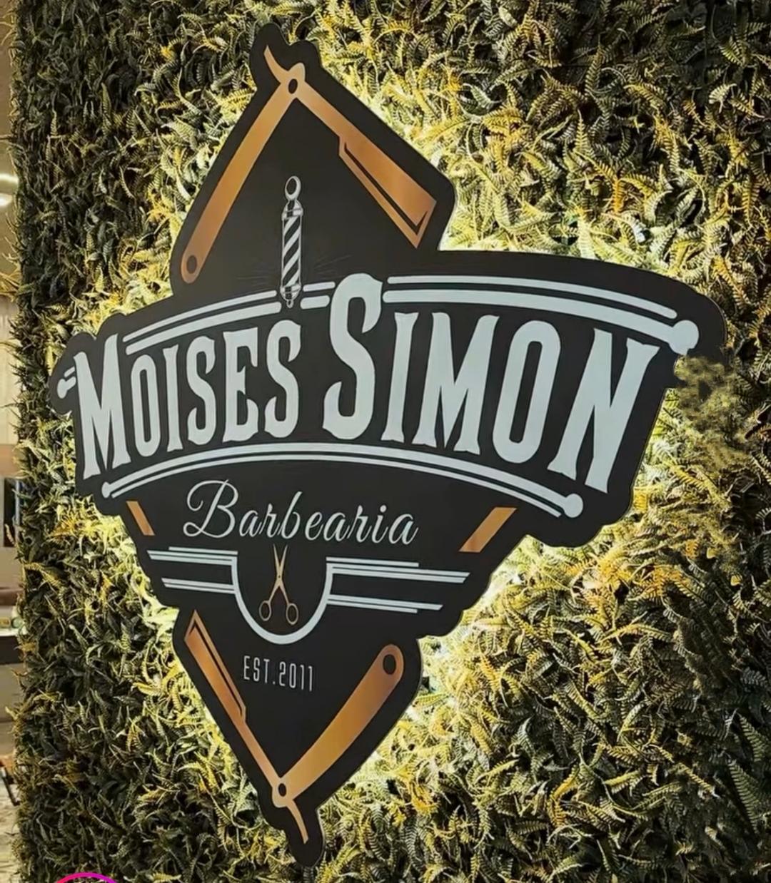 Vídeo:Barbearia inova com cursos de barbeiro.