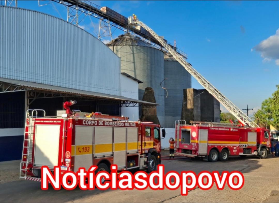 INCÊNDIO MOBILIZA CORPO DE BOMBEIROS .