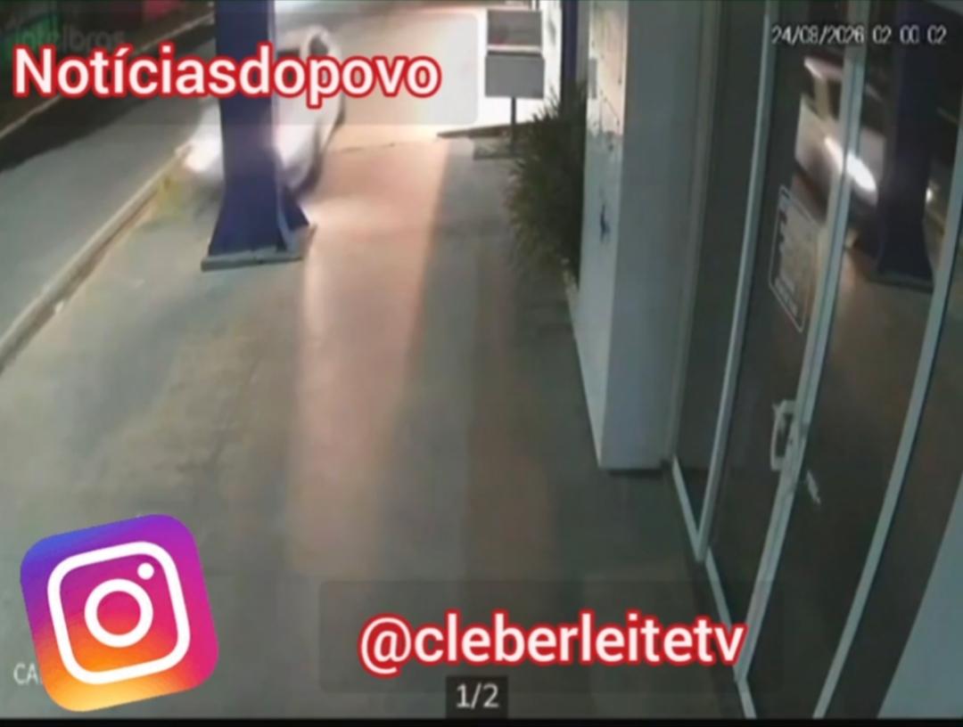 Vídeo:acidente de trânsito deixa veículo destruído 