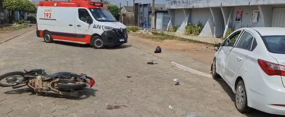  Vídeo Condutora avança preferencial e colidi em carro