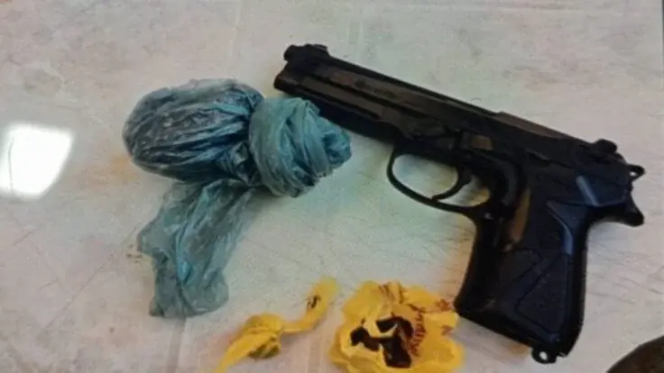 Homem é preso com maconha