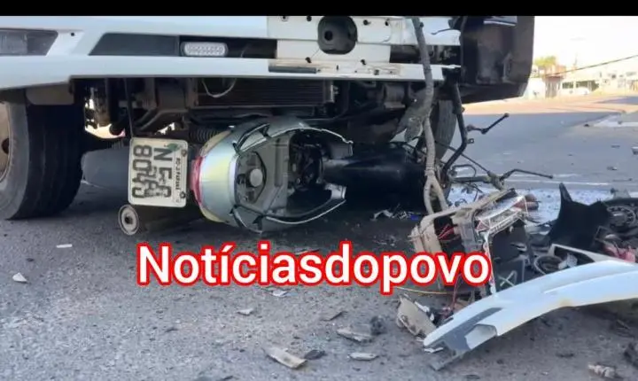  :Colisão entre moto e caminhão