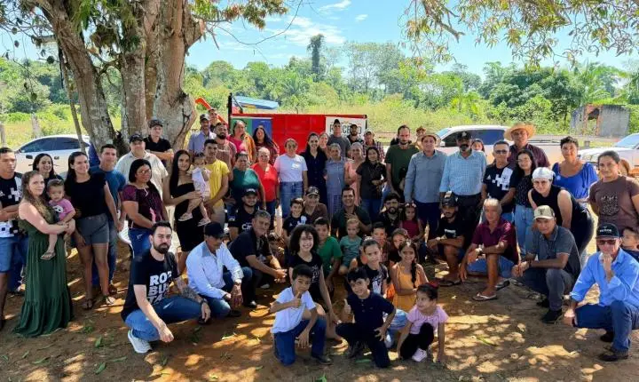 entrega implemento agrícola para produtores rurais de Seringueiras.