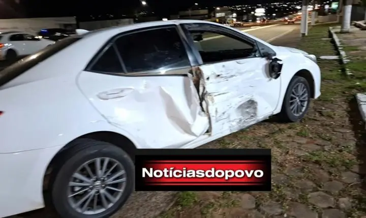Jovem fica gravemente ferido após colisão. 