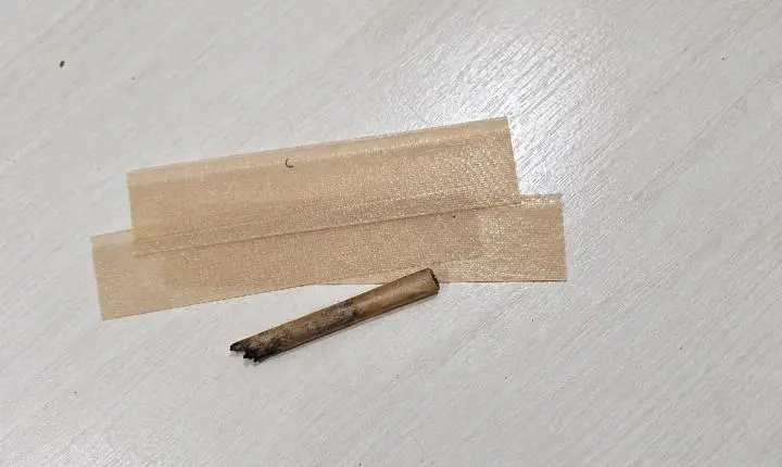 PM APREENDE MOTOCICLETA E CIGARRO DE MACONHA 