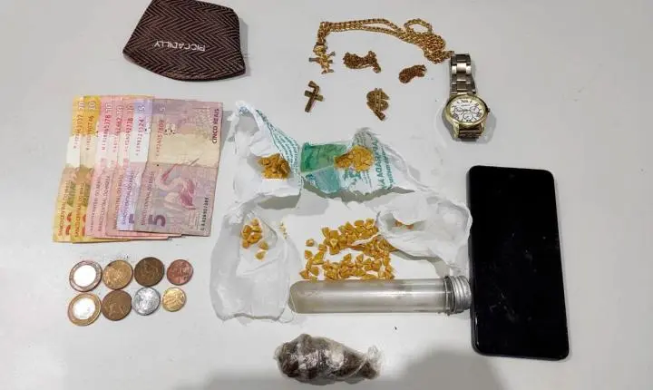 PM PRENDE TRÊS SUSPEITOS POR TRÁFICO. 