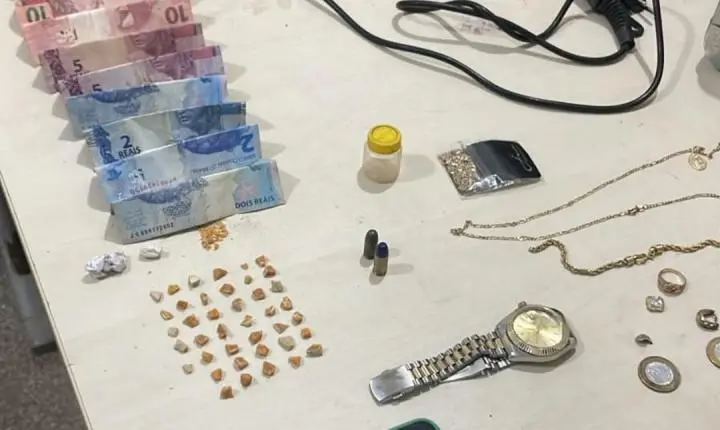 POLÍCIA MILITAR DESARTICULA PONTO DE TRÁFICO.