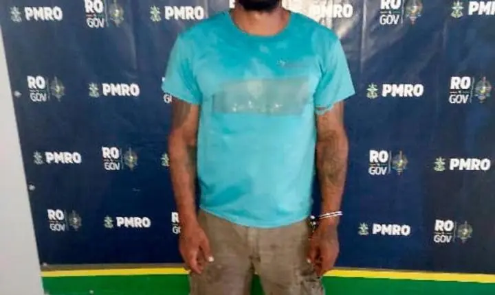 SUSPEITO DE FURTO EM COMÉRCIO É PRESO. 