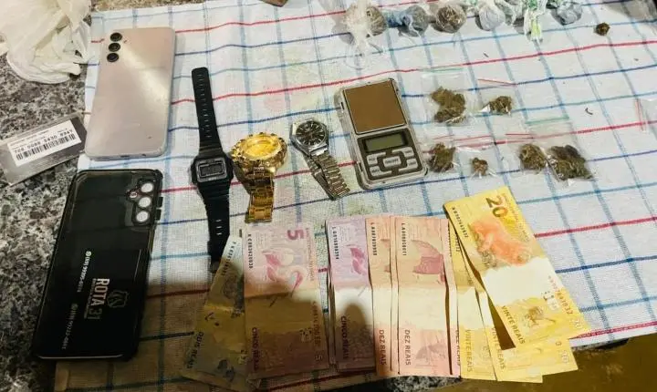 Suspeitos são detido pela PM 