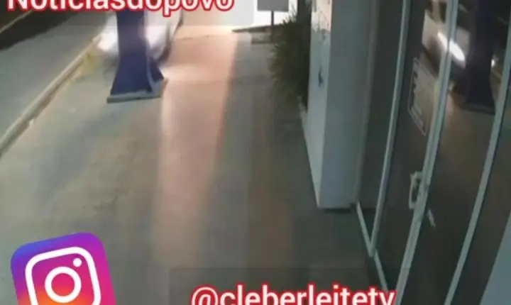 Vídeo:acidente de trânsito deixa veículo destruído 