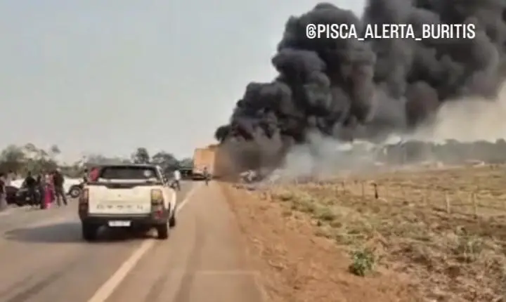  Vídeo:Colisão frontal na BR-364. 