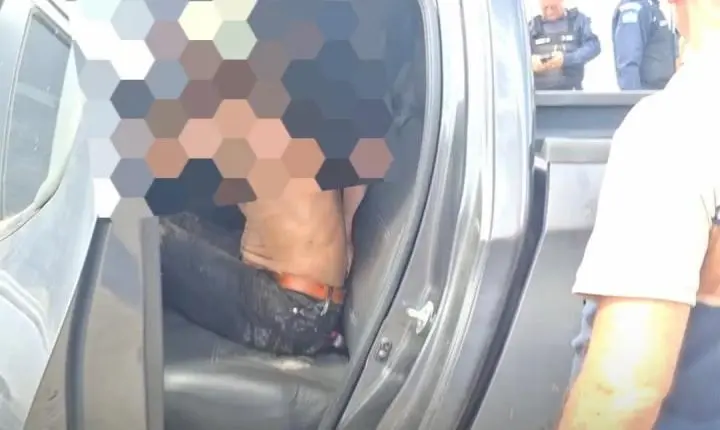  Vídeo:Suspeito de furto se esconde dentro de forro.